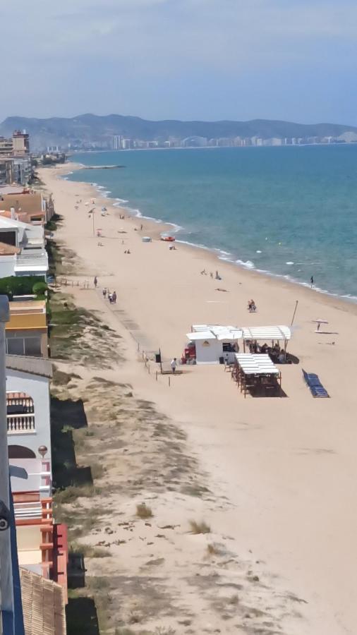 Blue Double Private Room At Front Beach - Habitacion Doble En La Playa Valencia Buitenkant foto