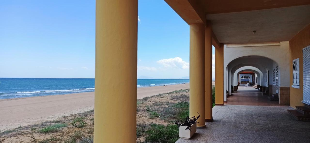 Blue Double Private Room At Front Beach - Habitacion Doble En La Playa Valencia Buitenkant foto