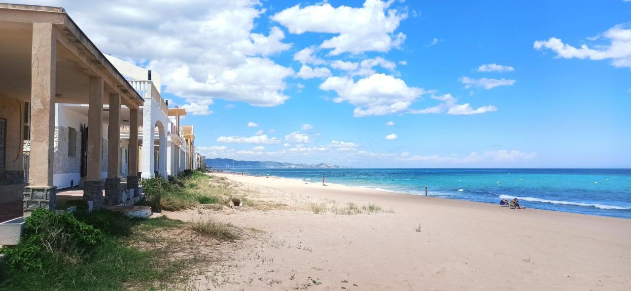 Blue Double Private Room At Front Beach - Habitacion Doble En La Playa Valencia Buitenkant foto